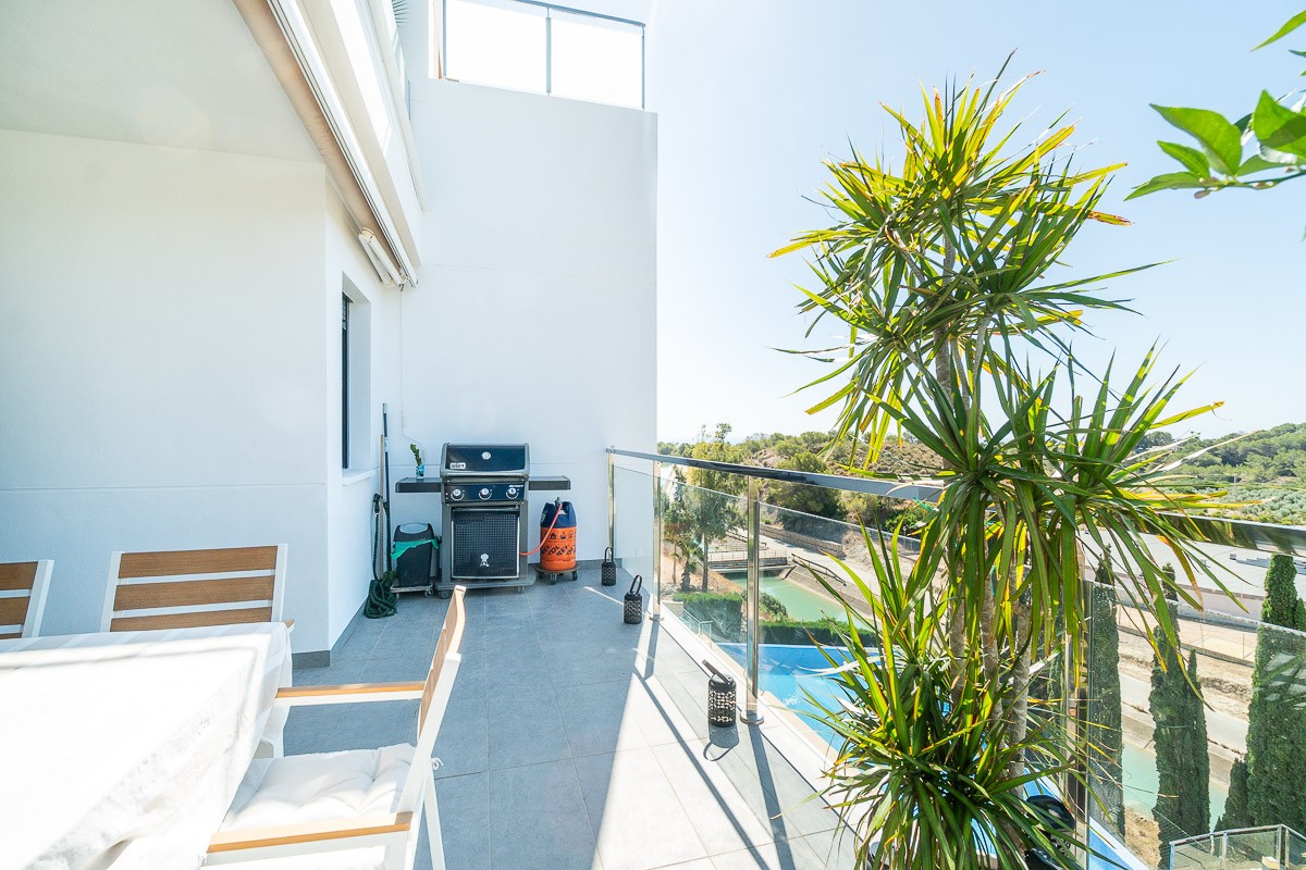 Penthouse for sale in Villamartin, Alicante, Spain