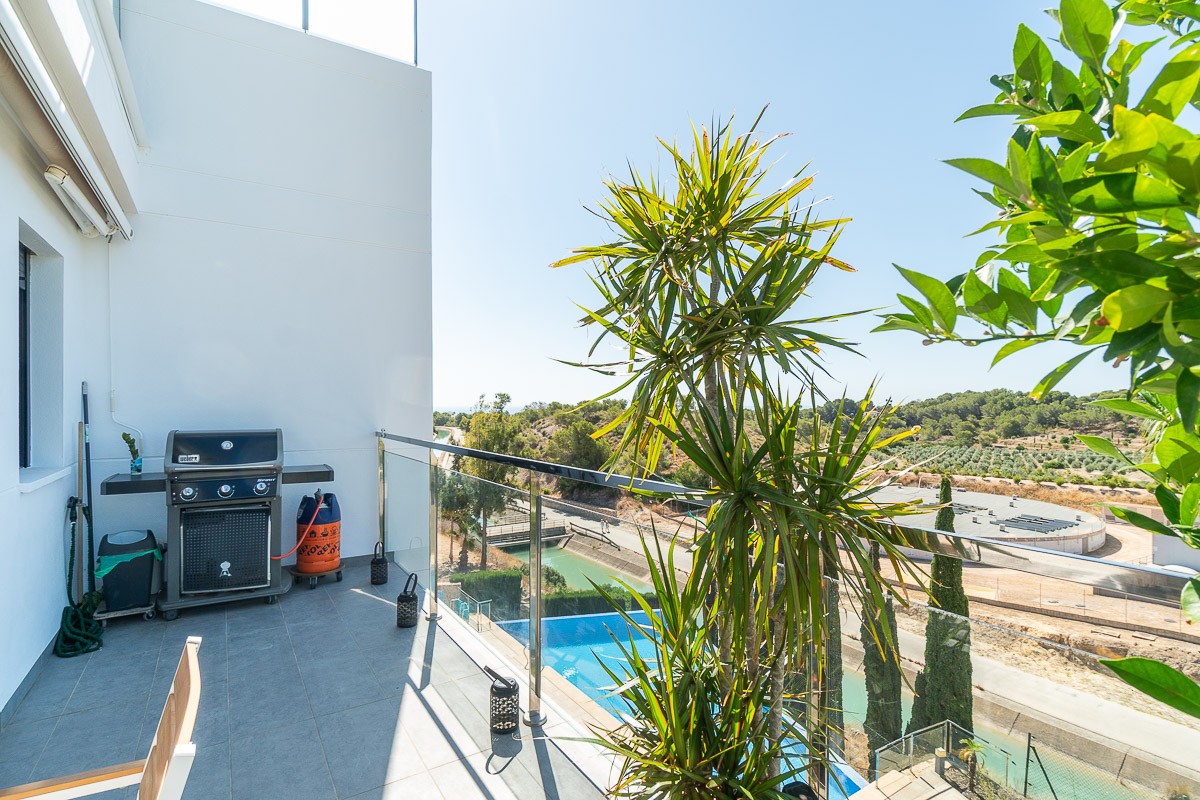 Penthouse for sale in Villamartin, Alicante, Spain