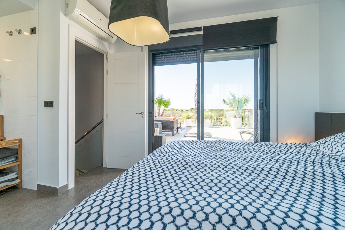 Penthouse for sale in Villamartin, Alicante, Spain
