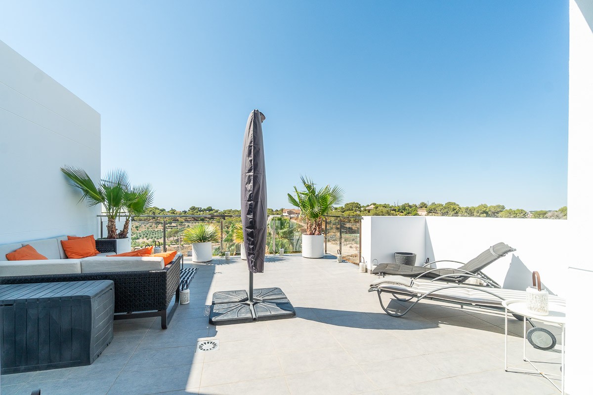 Penthouse for sale in Villamartin, Alicante, Spain