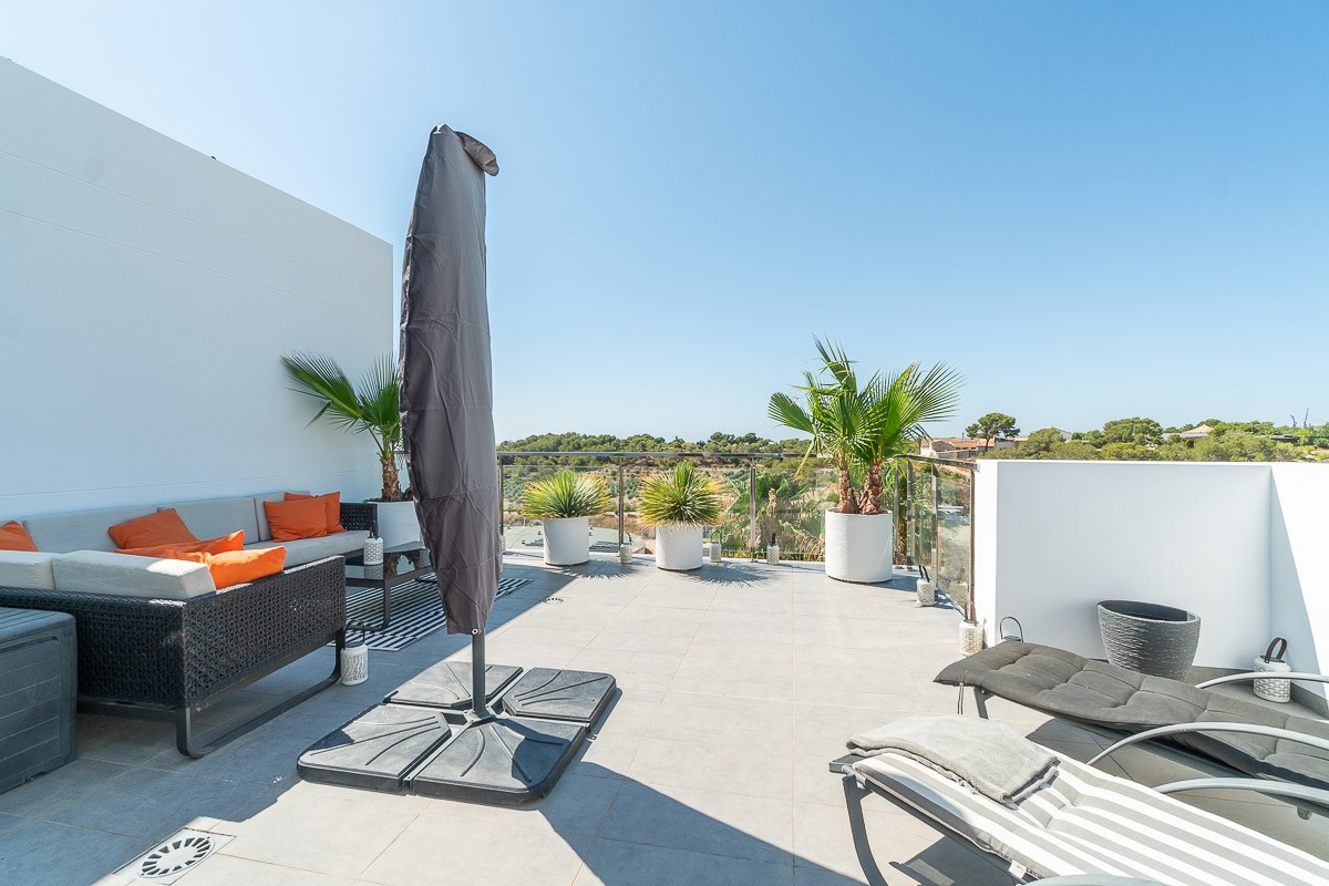 Penthouse for sale in Villamartin, Alicante, Spain