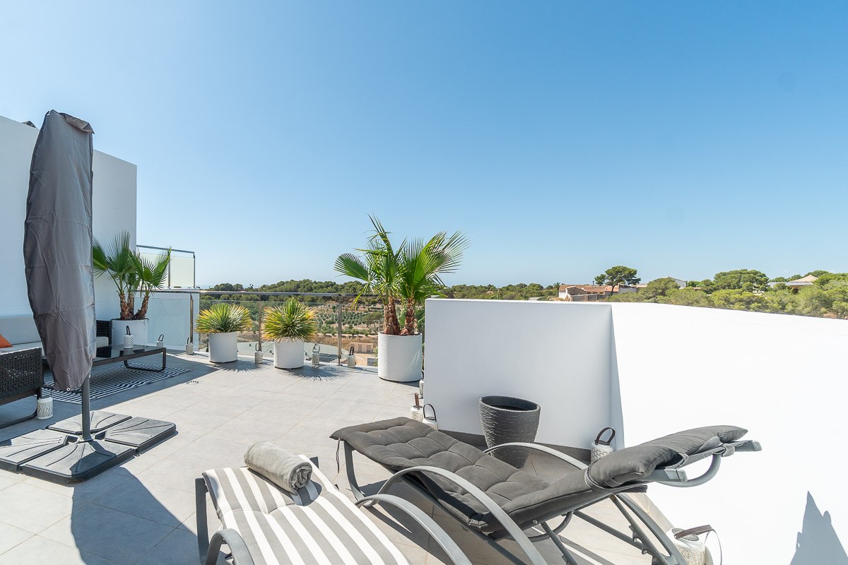 Penthouse for sale in Villamartin, Alicante, Spain