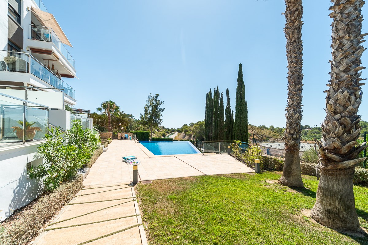 Penthouse for sale in Villamartin, Alicante, Spain