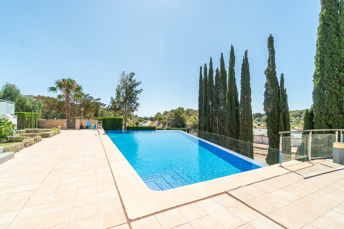 Penthouse for sale in Villamartin, Alicante, Spain