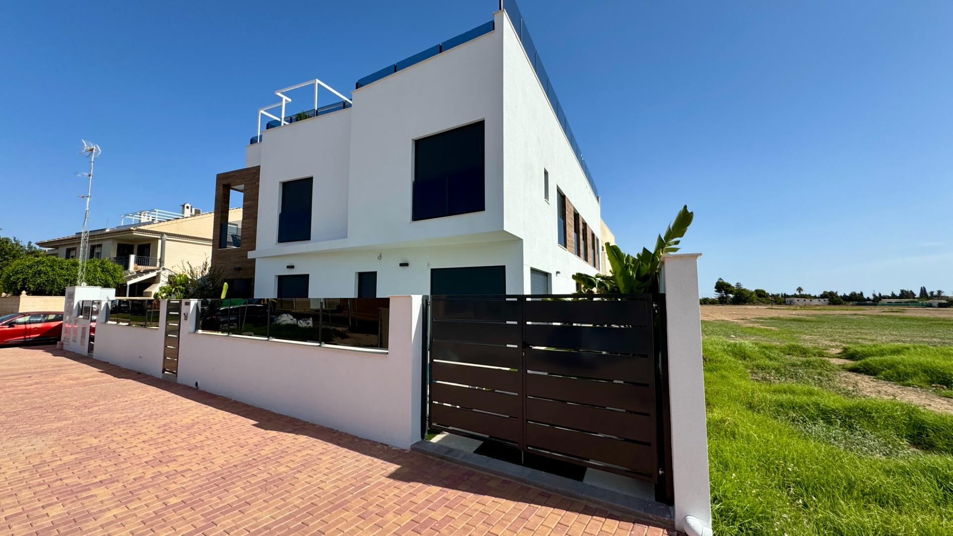 Bungalow for sale in San Pedro Del Pinatar, Murcia, Spain