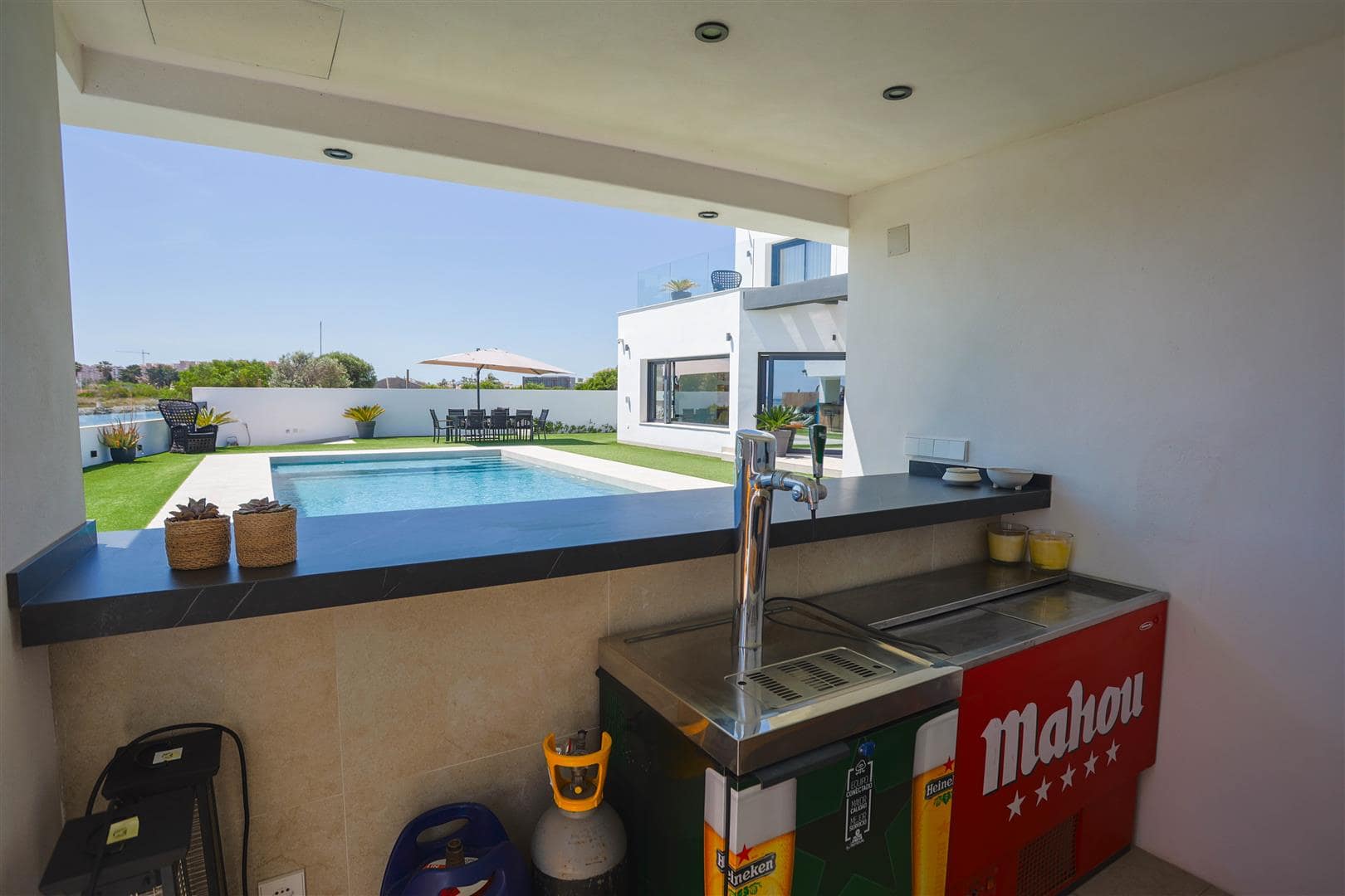 Villa en venta en La Manga Del Mar Menor