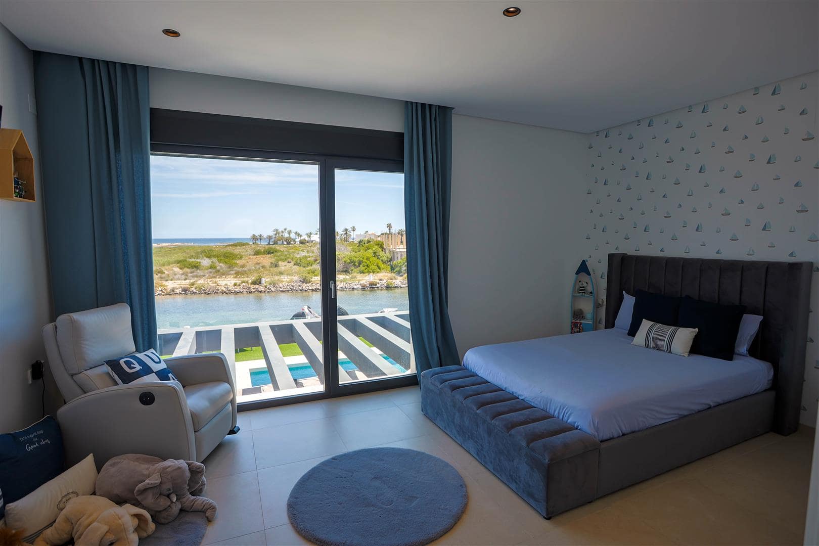 Villa en venta en La Manga Del Mar Menor