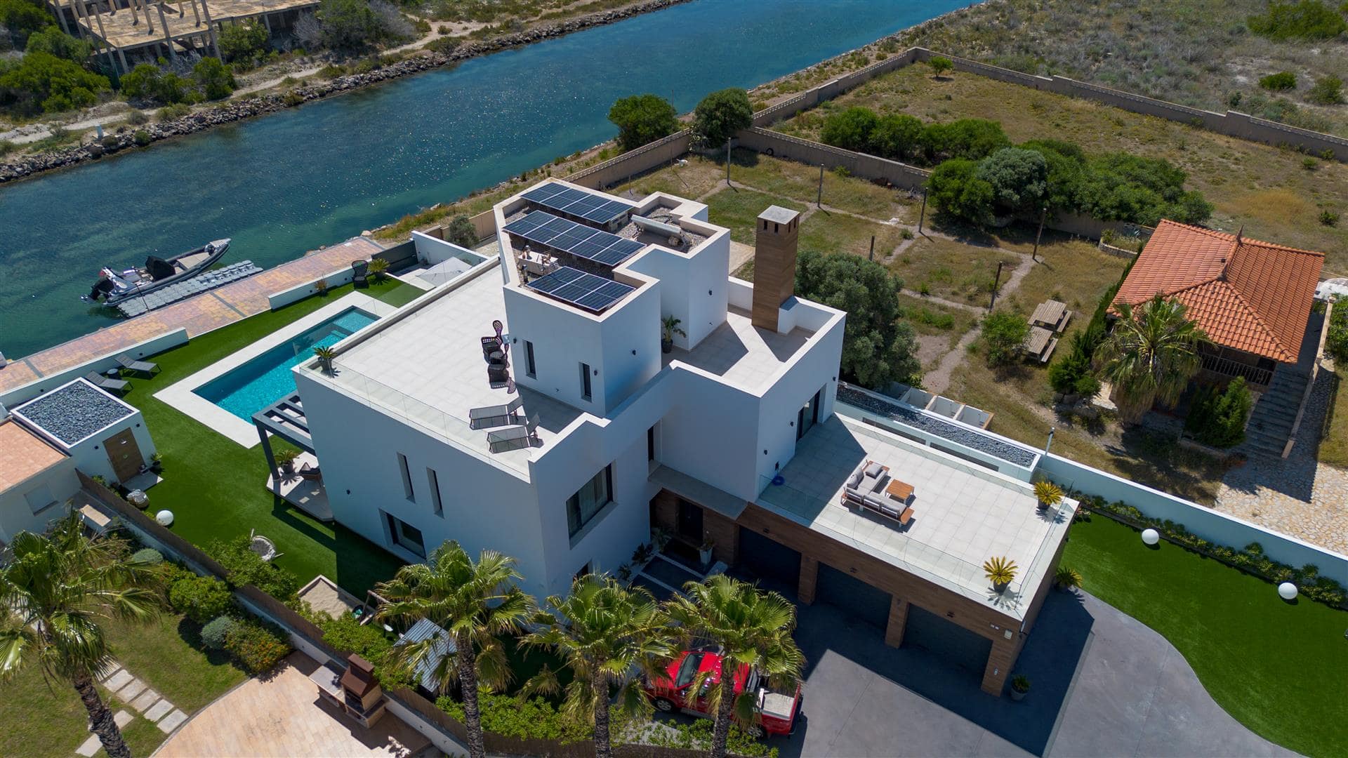 Villa en venta en La Manga Del Mar Menor