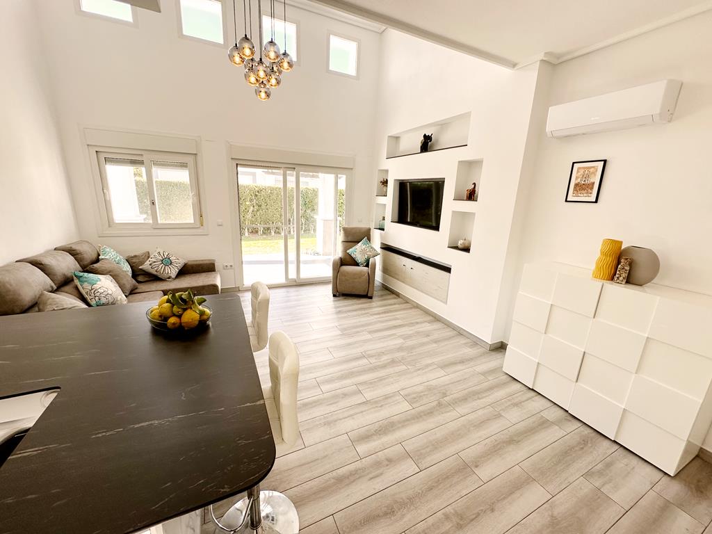 Villa en venta en La Torre Golf Resort