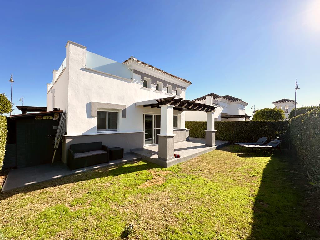 Villa en venta en La Torre Golf Resort