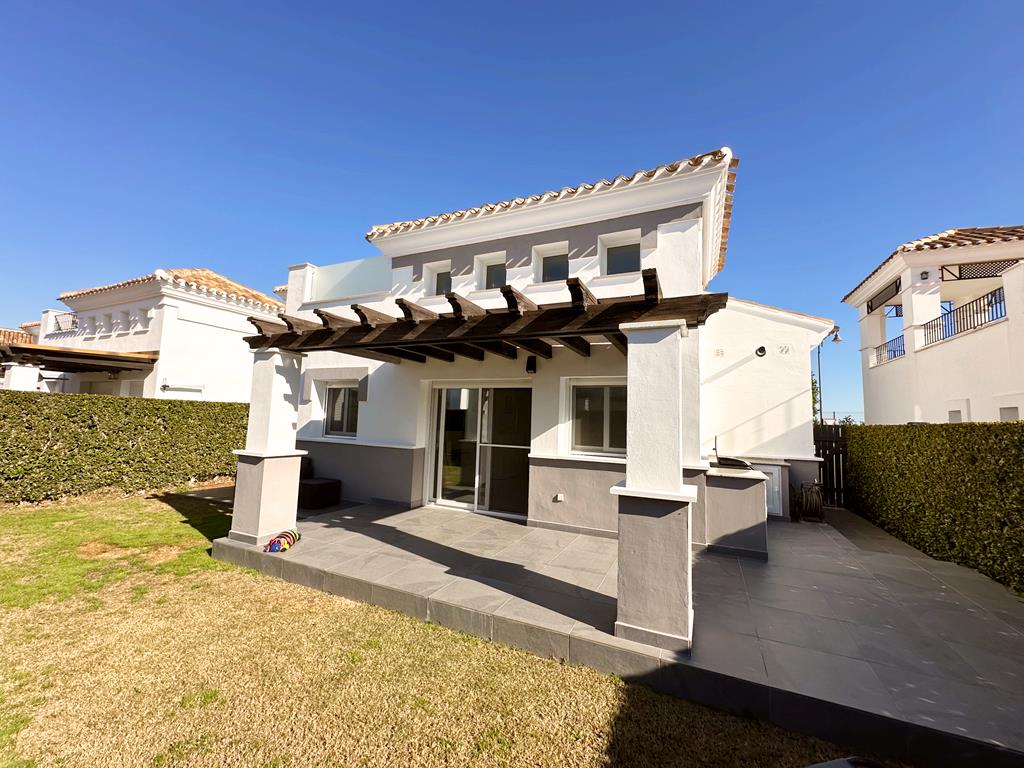 Villa en venta en La Torre Golf Resort