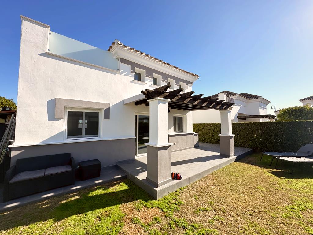 Villa en venta en La Torre Golf Resort