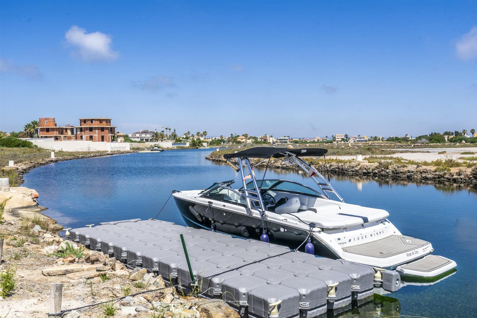 Villa en venta en La Manga Del Mar Menor