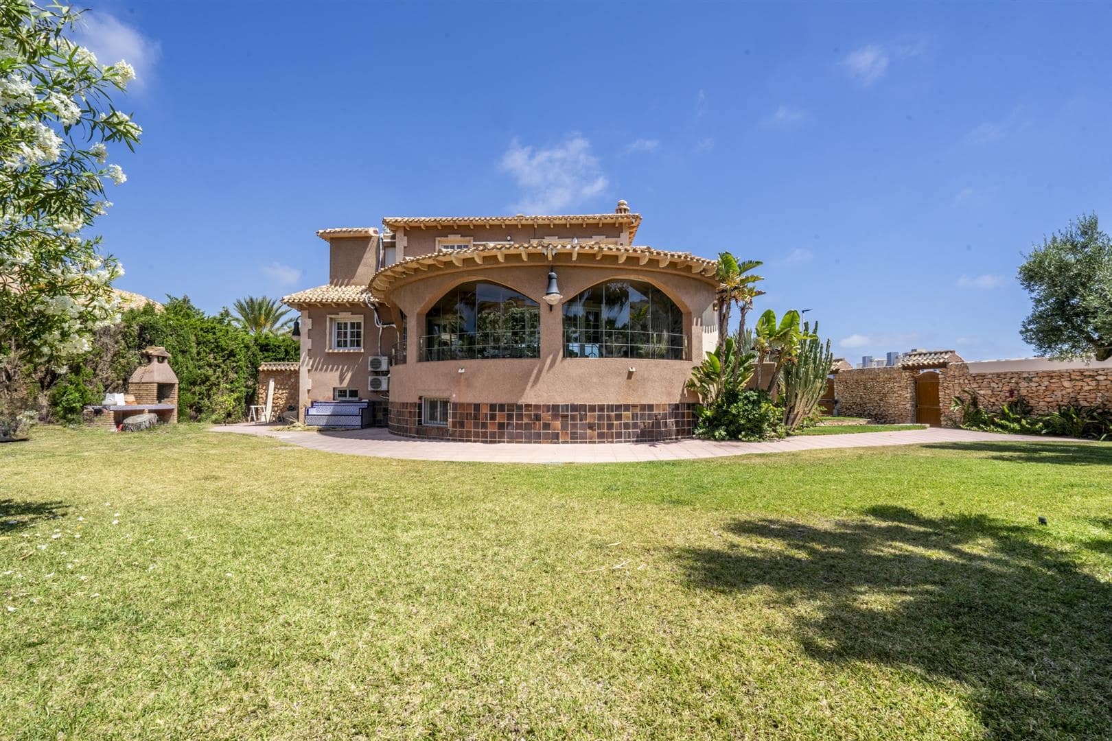 Villa en venta en La Manga Del Mar Menor