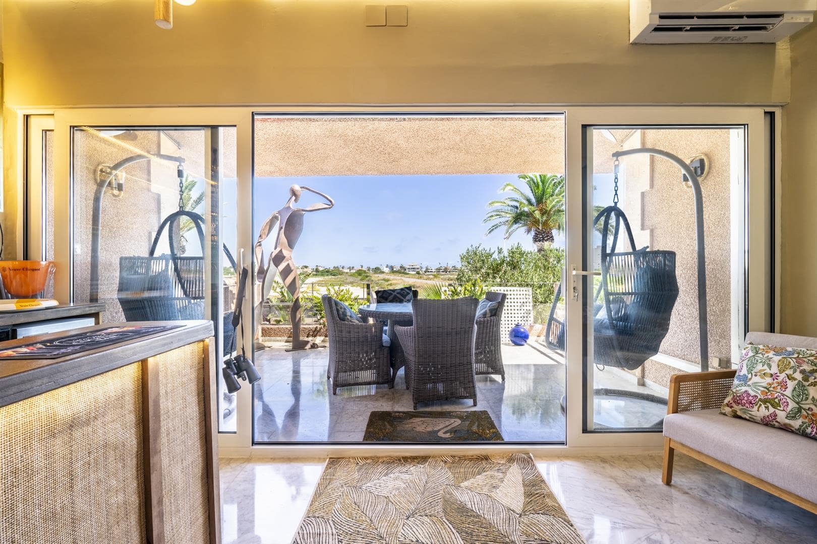 Villa en venta en La Manga Del Mar Menor