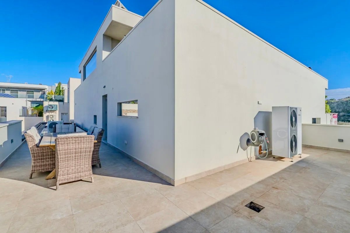 Villa for sale in Benijofar, Alicante, Spain