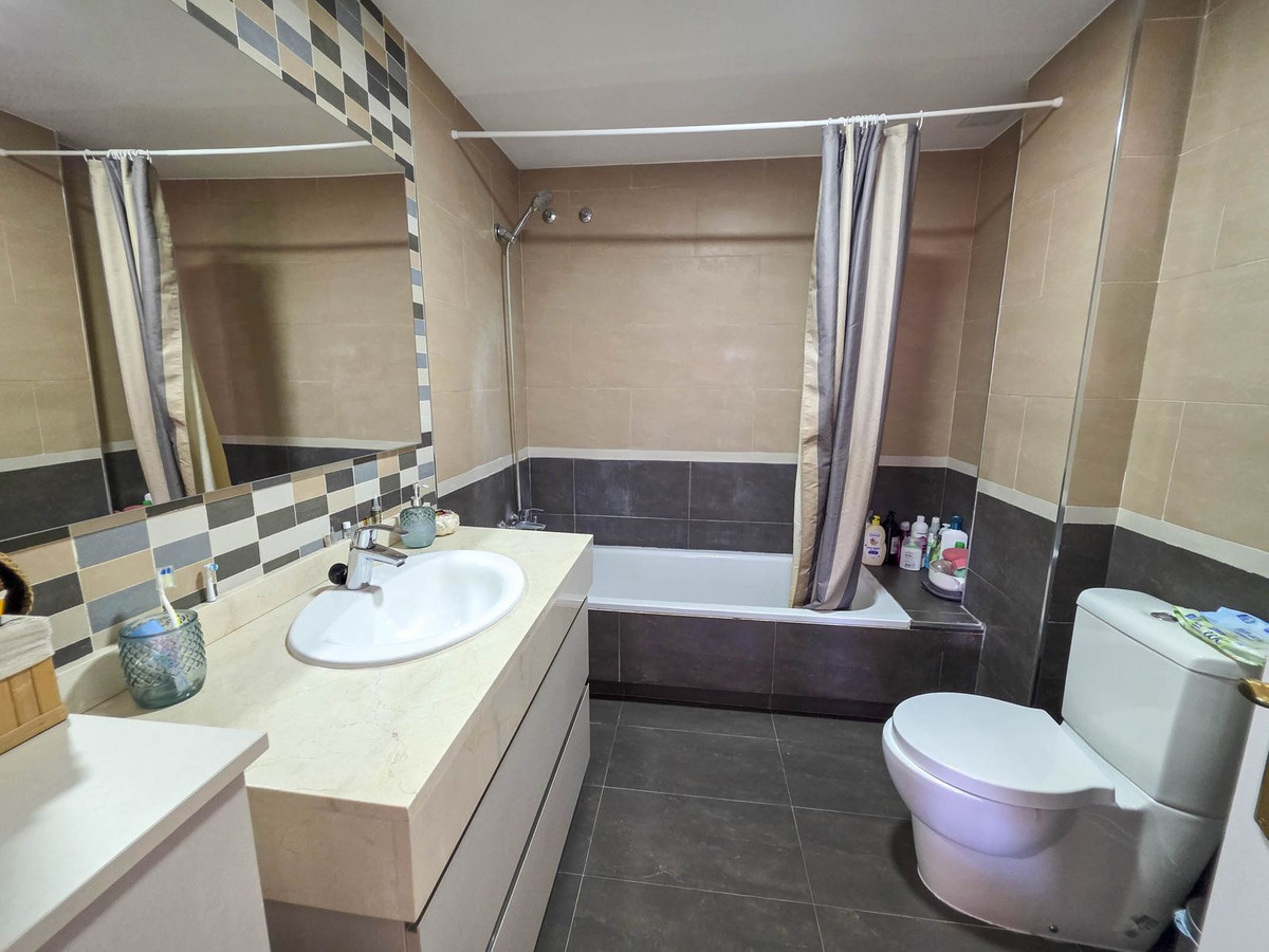 Apartment for sale in La Duquesa, Málaga, Spain