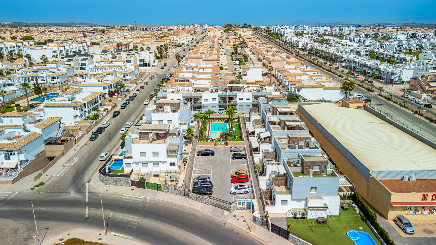 Bungalow for sale in Orihuela Costa, Alicante, Spain