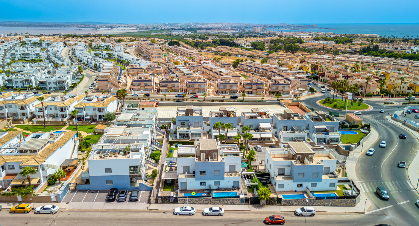 Bungalow for sale in Orihuela Costa, Alicante, Spain