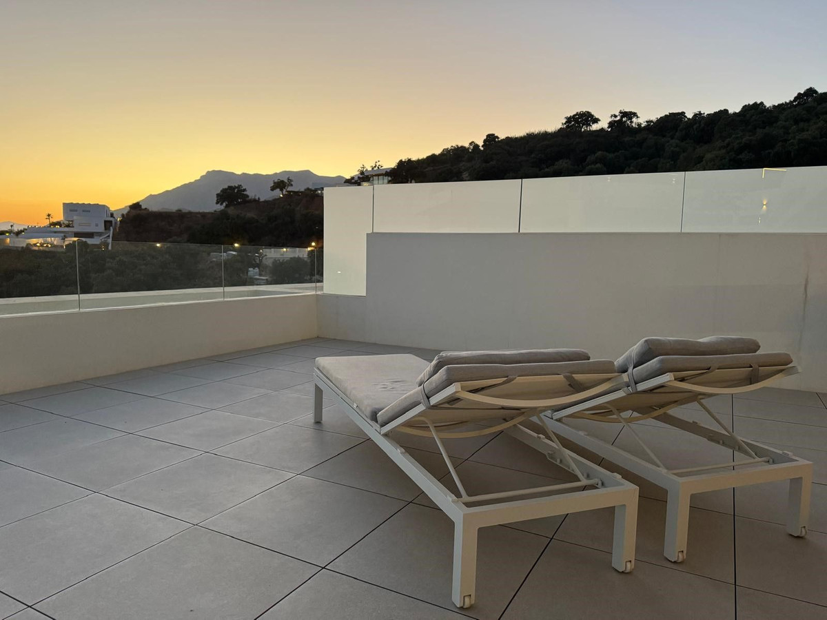 Apartment for sale in Altos De Los Monteros, Málaga, Spain