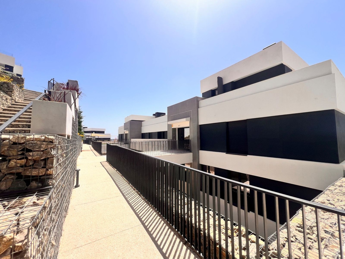 Apartment for sale in Altos De Los Monteros, Málaga, Spain