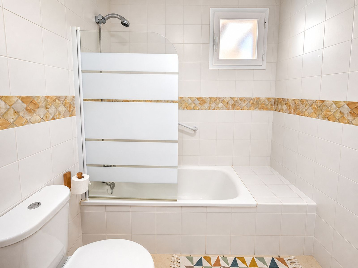 Apartment for sale in La Duquesa, Málaga, Spain
