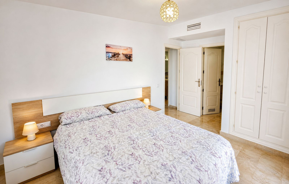 Apartment for sale in La Duquesa, Málaga, Spain