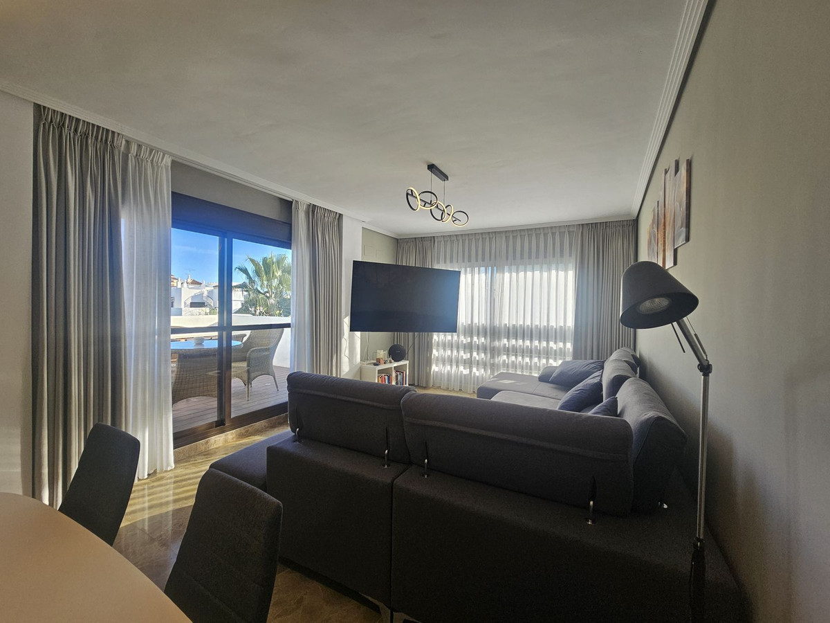 Apartment for sale in Selwo, Málaga, Spain