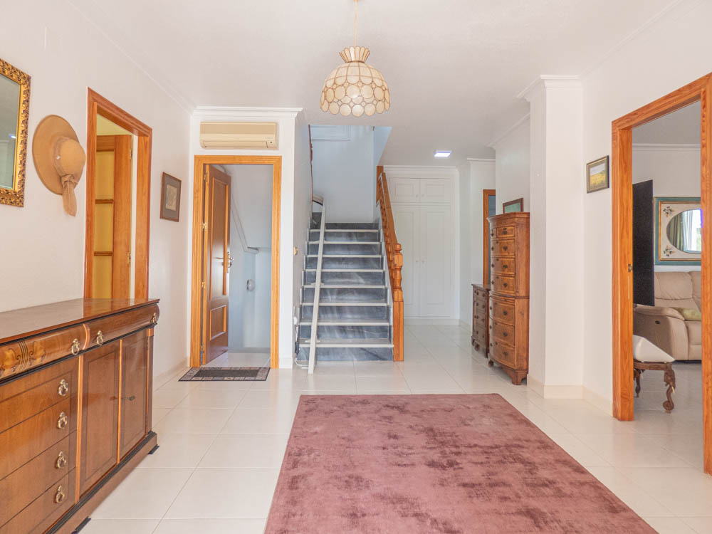 Villa en venta en San Miguel De Salinas