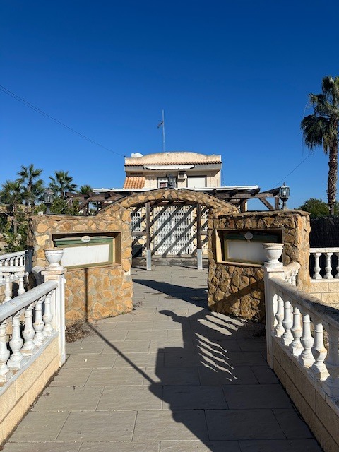 Commercial unit for sale in Las Fillipinas, Alicante, Spain