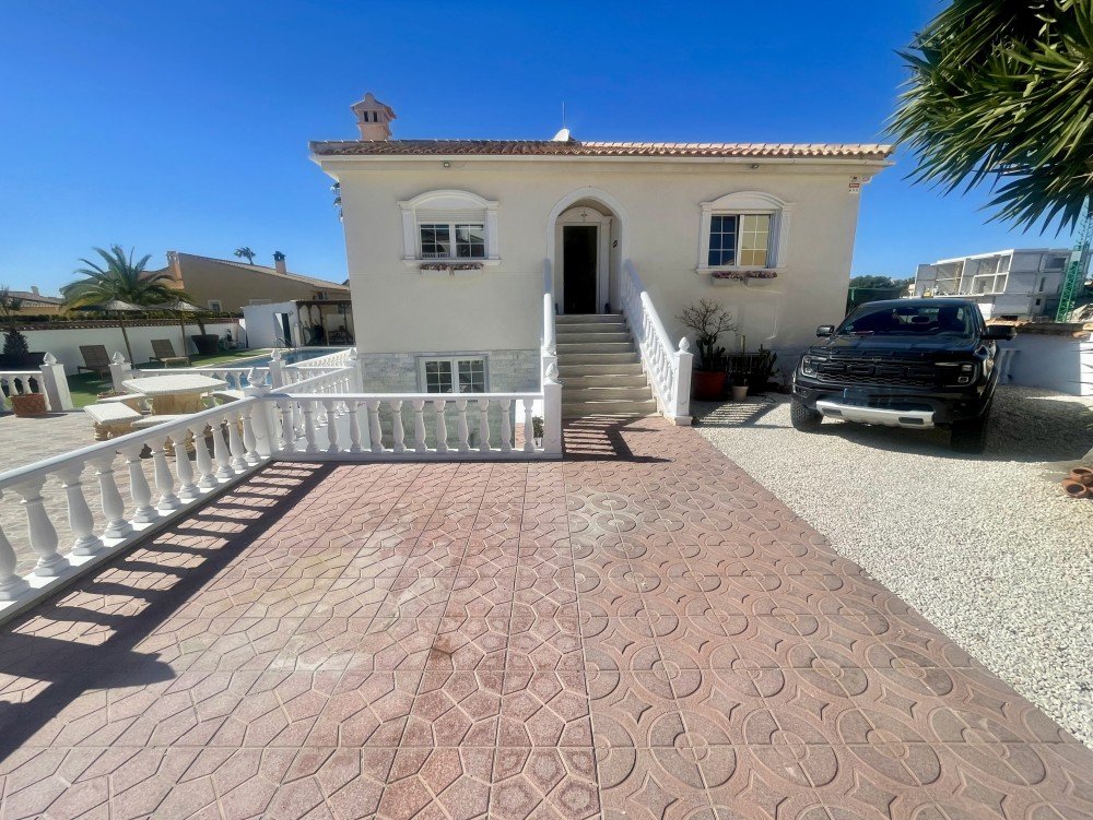 Villa en venta en Urb La Marina