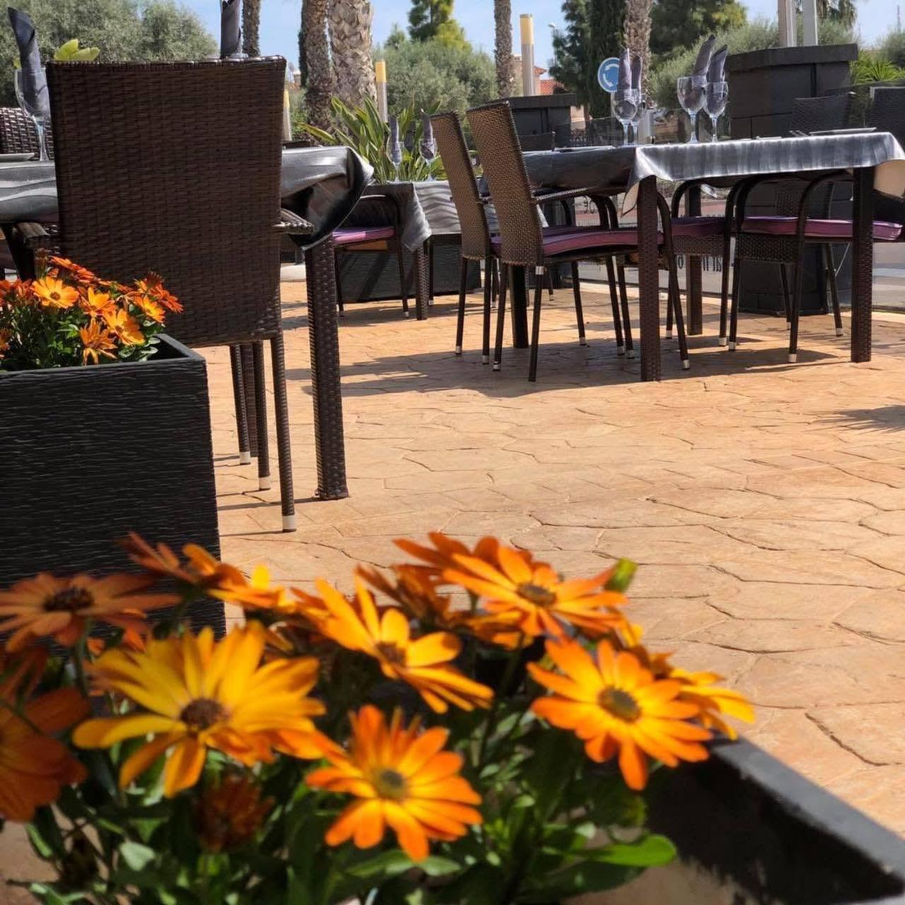 Commercial unit for sale in Guardamar Del Segura, Alicante, Spain