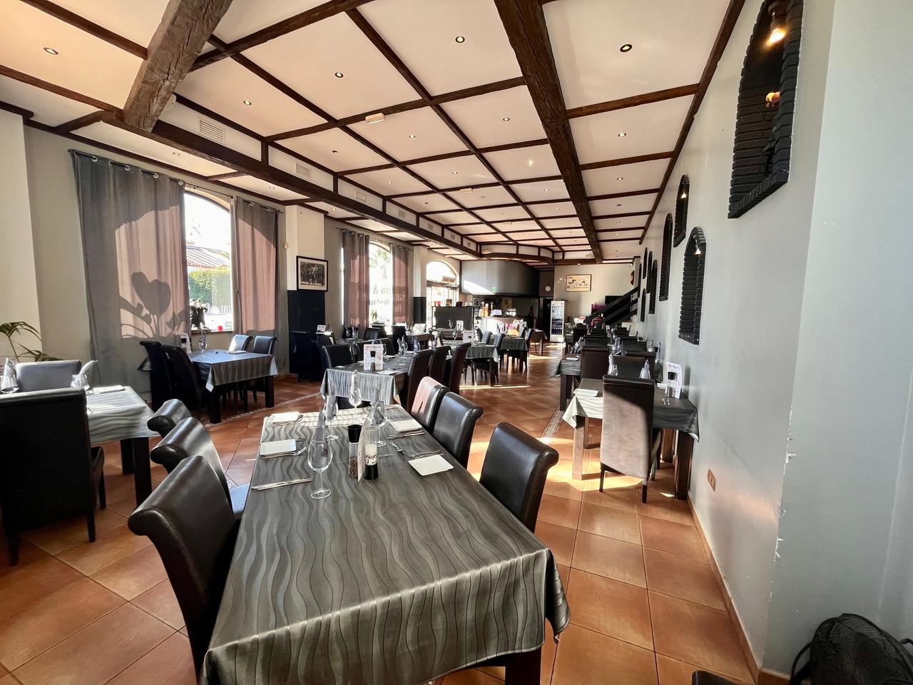 Commercial unit for sale in Guardamar Del Segura, Alicante, Spain