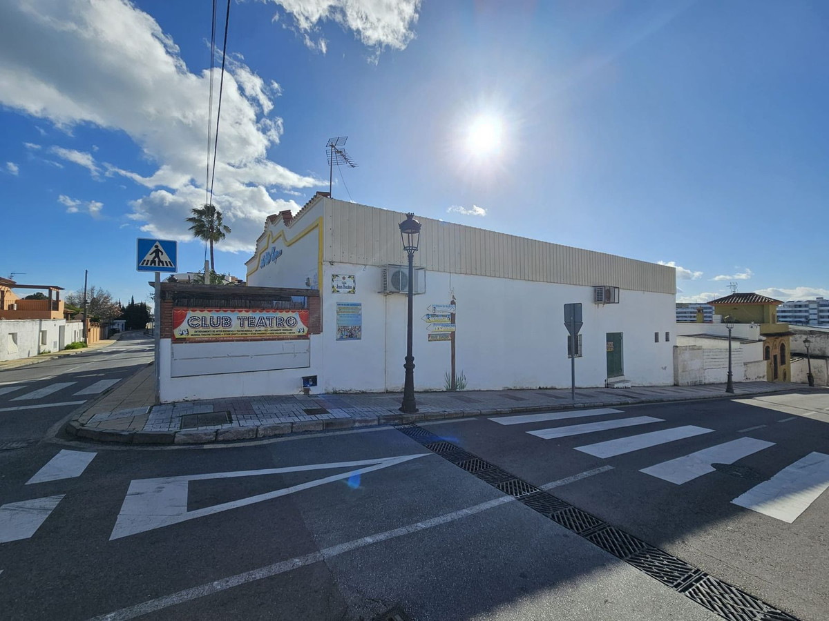 Commercial unit for sale in Estepona, Málaga, Spain