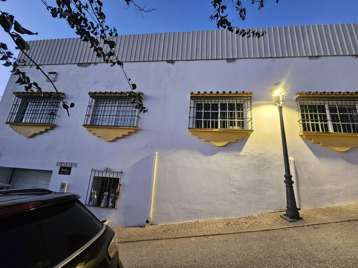Commercial unit for sale in Estepona, Málaga, Spain