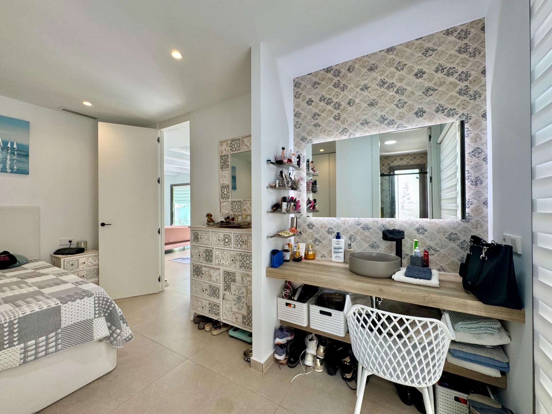 Villa for sale in San Miguel De Salinas, Alicante, Spain