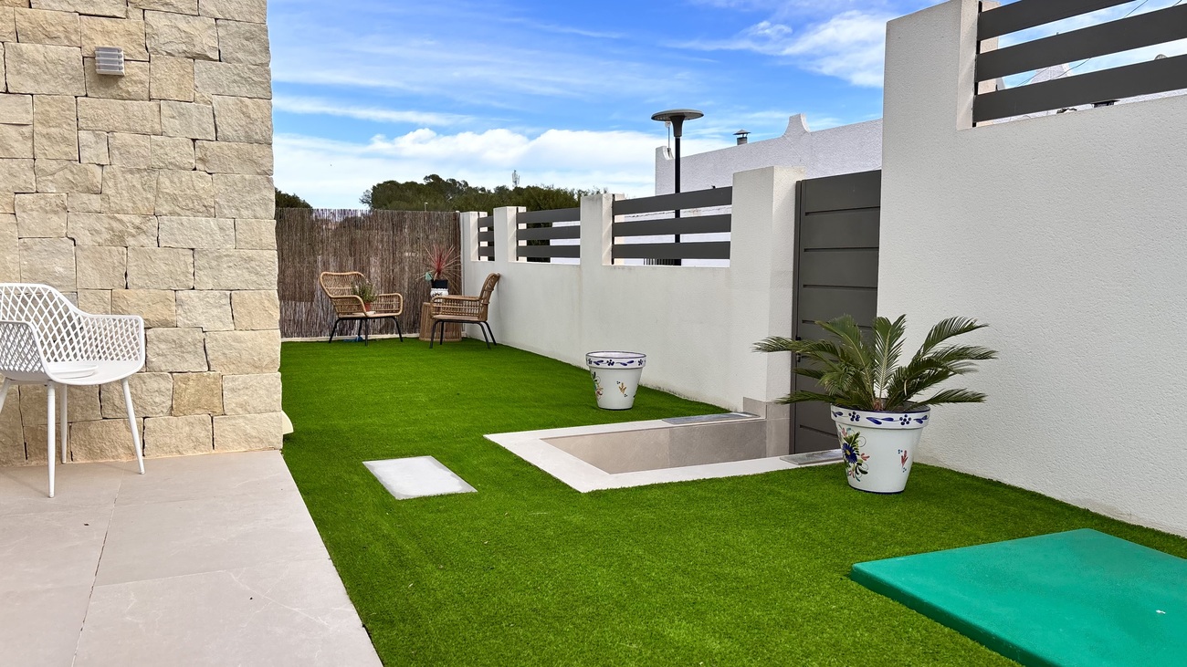 Villa for sale in San Miguel De Salinas, Alicante, Spain