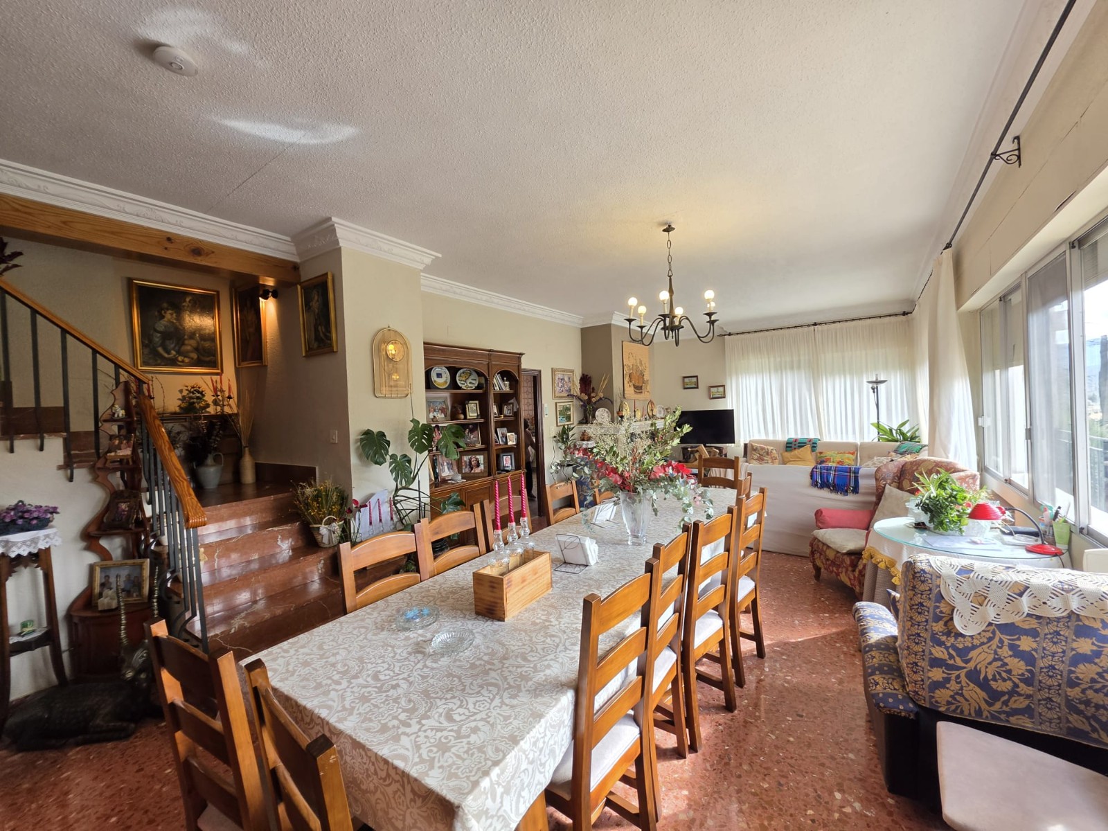 Villa en venta en Elda