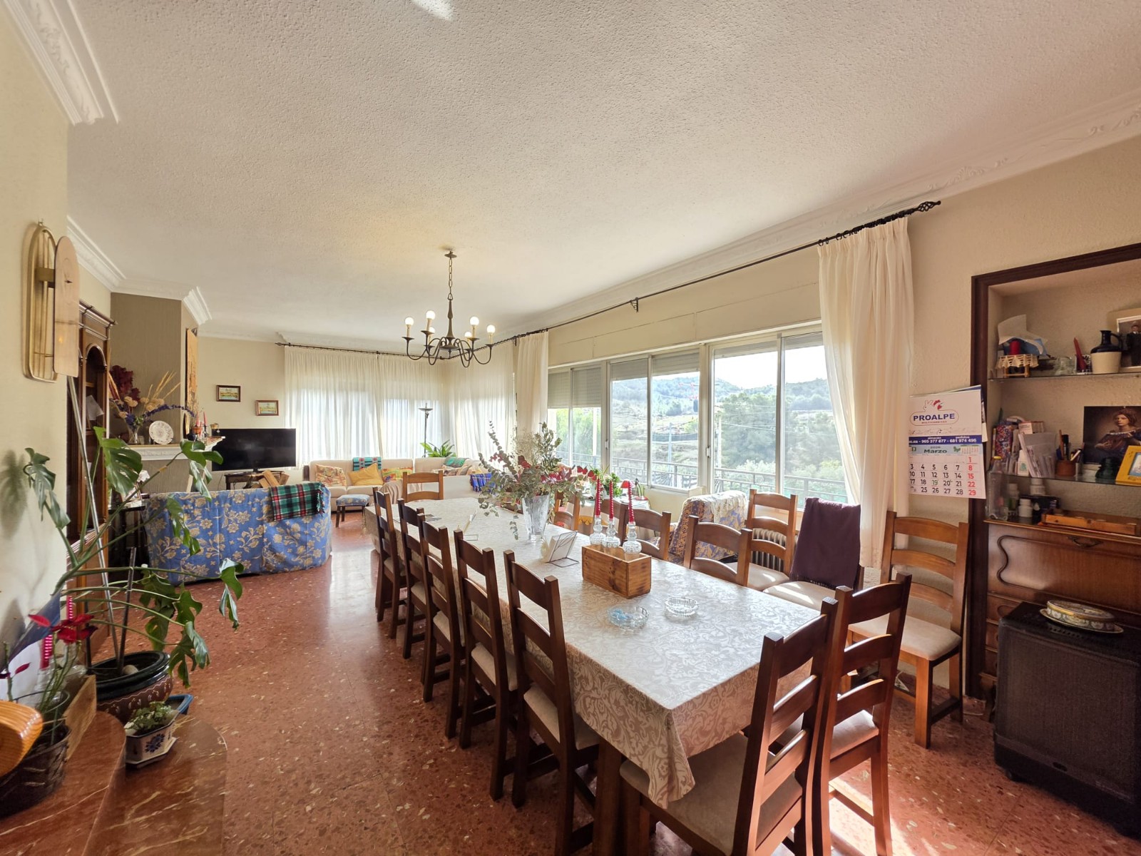 Villa en venta en Elda
