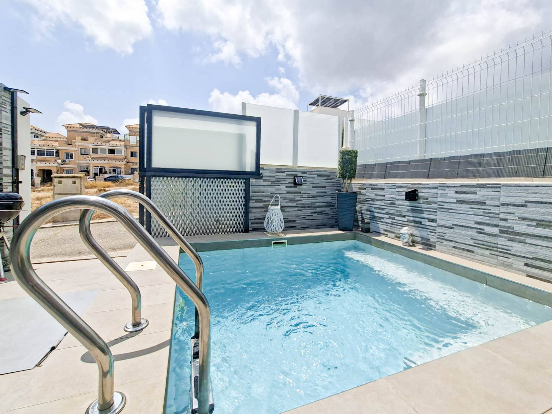 Villa for sale in Villamartin, Alicante, Spain