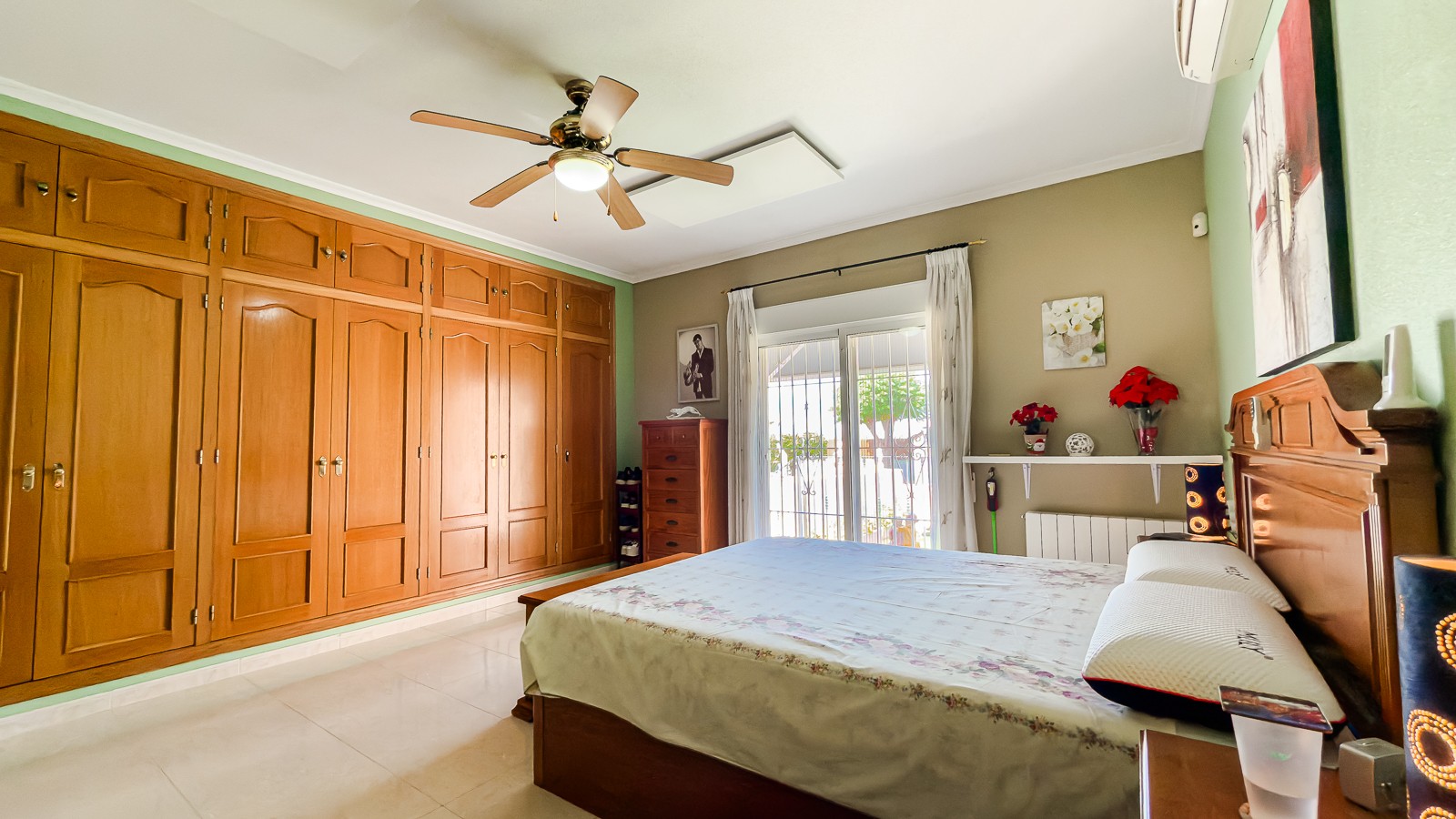 Villa for sale in Catral, Alicante, Spain