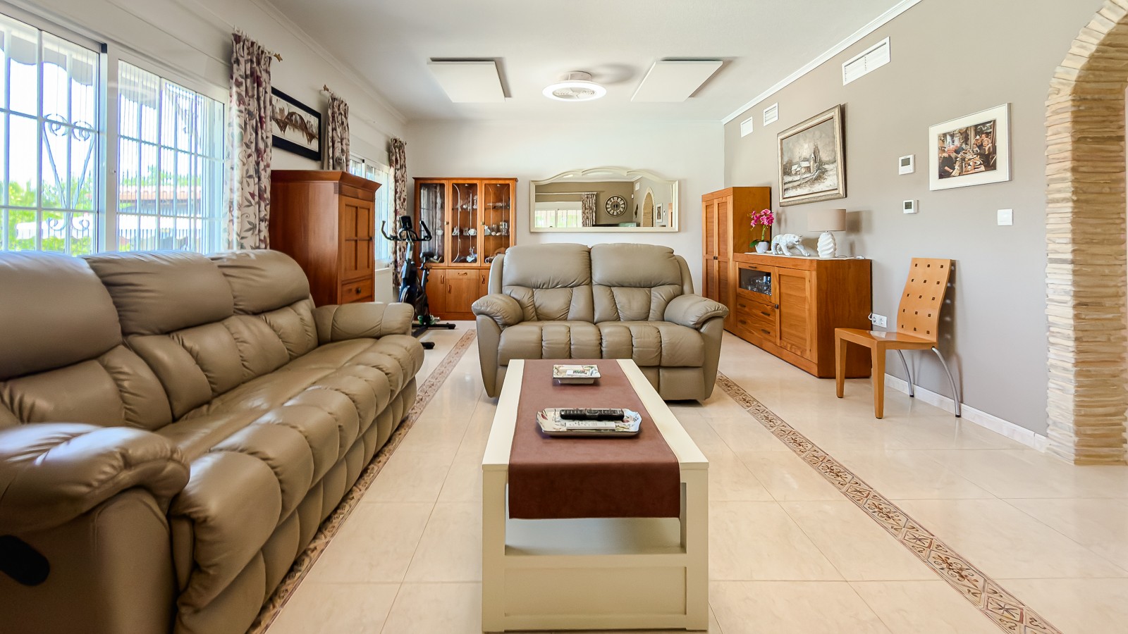 Villa for sale in Catral, Alicante, Spain