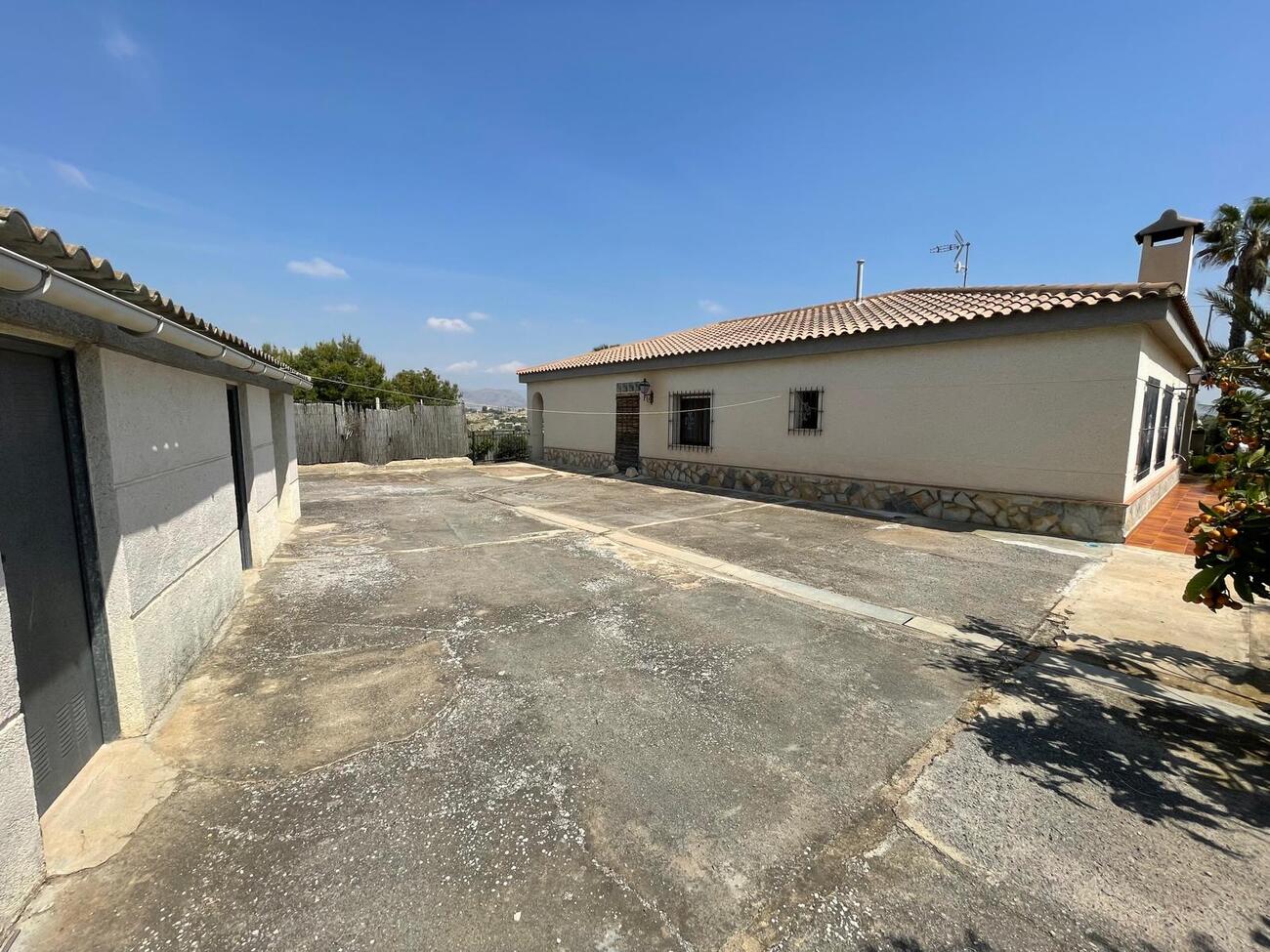 Villa for sale in El Rebolledo, Alicante, Spain