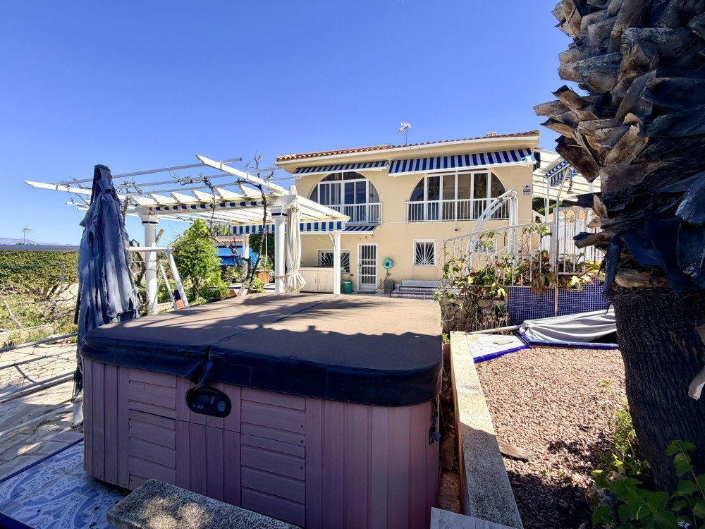 Villa for sale in Ciudad Quesada, Alicante, Spain
