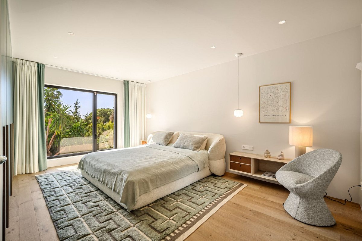 Villa for sale in Nueva Andalucía, Málaga, Spain