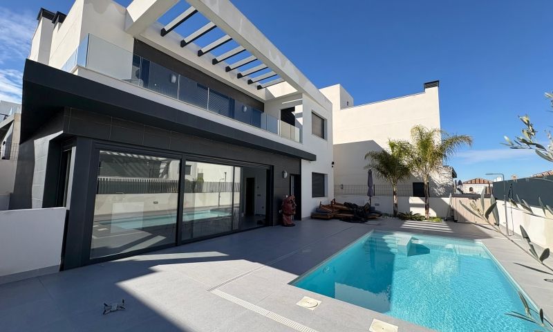 Villa for sale in Algorfa, Alicante, Spain