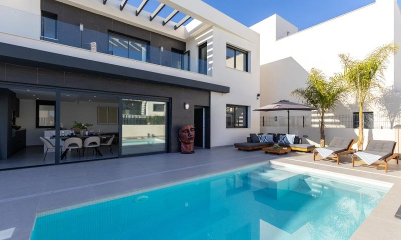Villa for sale in Algorfa, Alicante, Spain