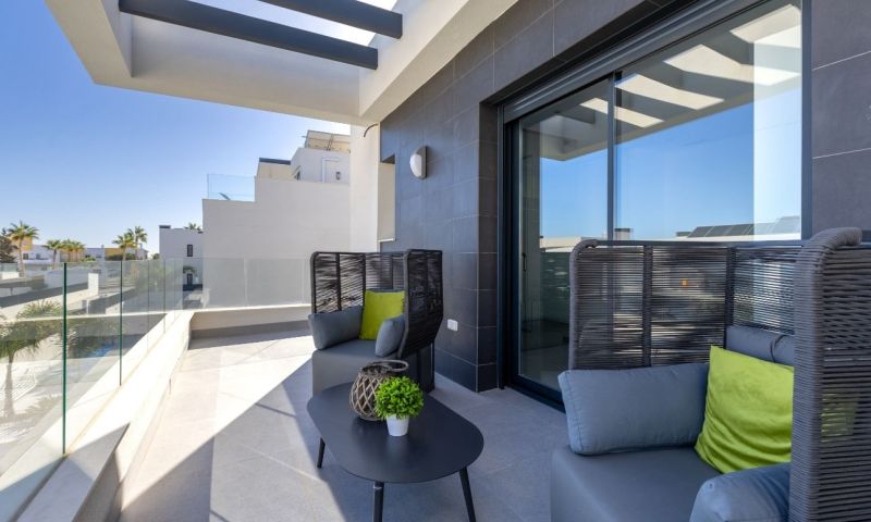 Villa for sale in Algorfa, Alicante, Spain