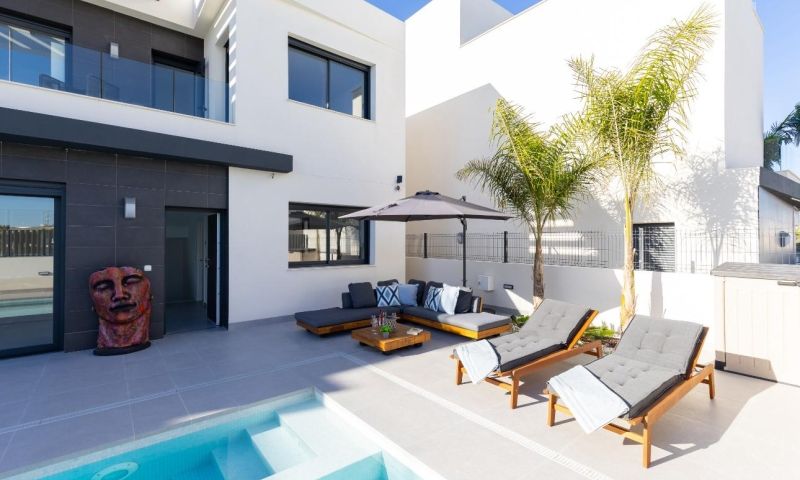 Villa for sale in Algorfa, Alicante, Spain