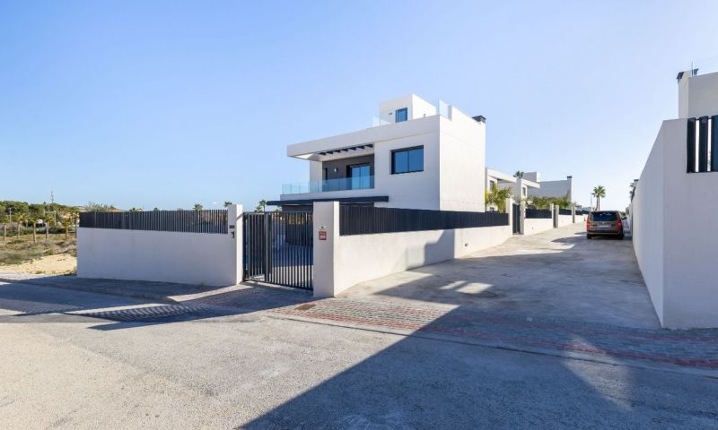 Villa for sale in Algorfa, Alicante, Spain